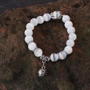 White stone stretchy bracelet